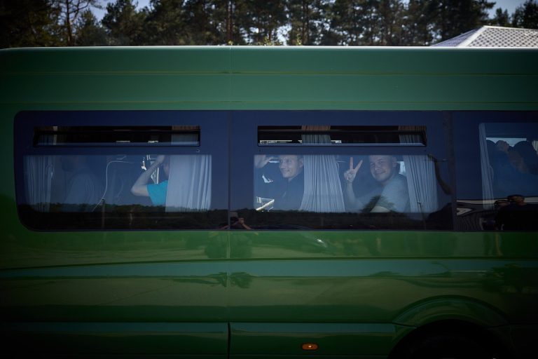 Обмін військовополоненими: списки, підтвердження осіб і процедура передачі